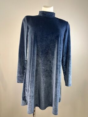 Forever 21 Deep Navy Velvet Mock Neck Long-Sleeve Shift Dress